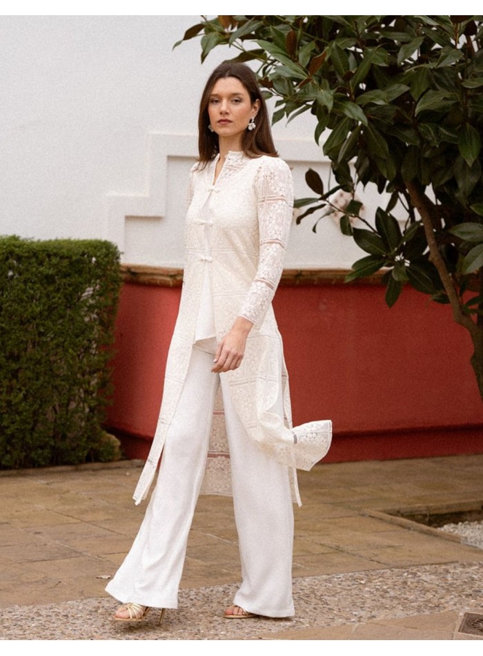 Ecru lace kimono with oriental inspiration