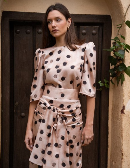 Short sleeve polka dots print top for guests