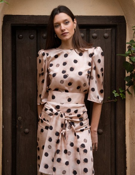 Short sleeve polka dots print top for guests