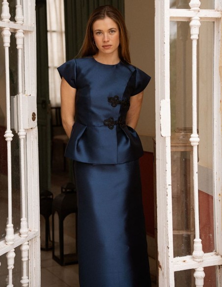 Falda midi recta estructurada en color azul marino