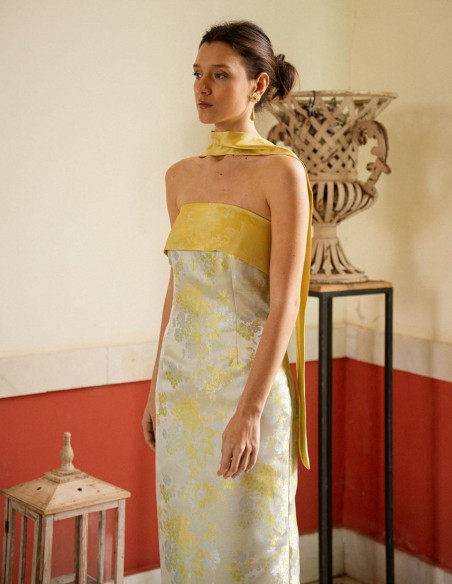 Vestido midi con estampado oriental y palabra de honor para invitada