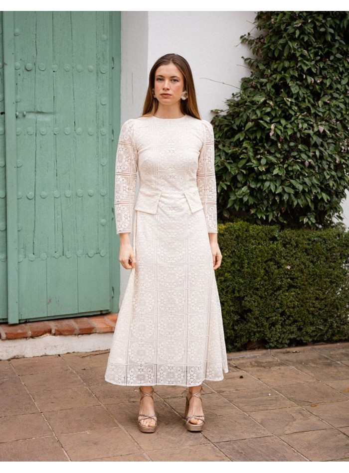 Vestido midi de encaje con falsos bolsillos