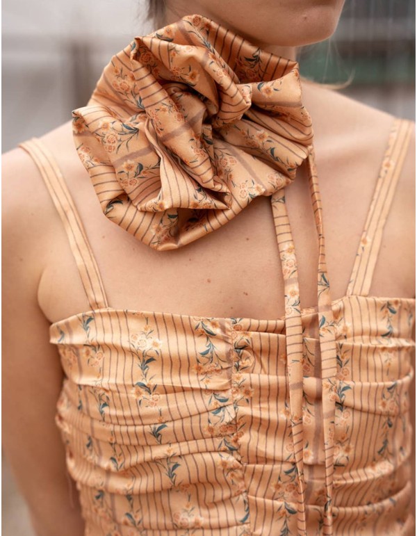 Choker de flor en tono amarillo con estampado mini floral 2