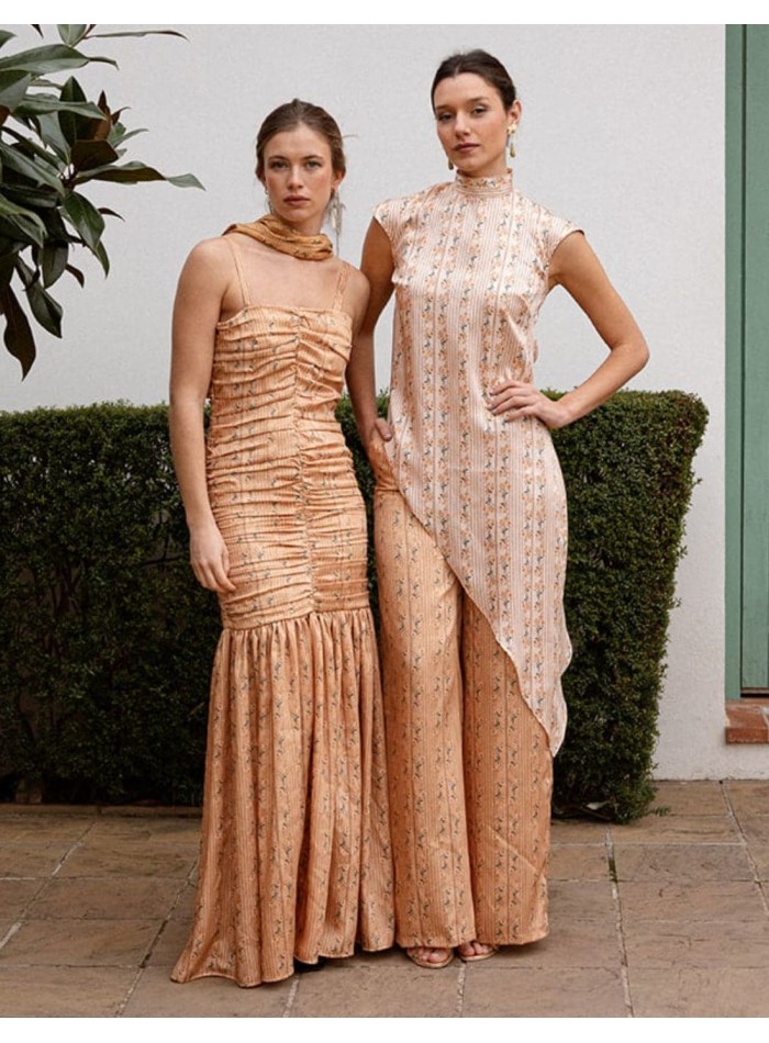 Robe longue à bretelles en jaune grillé avec...