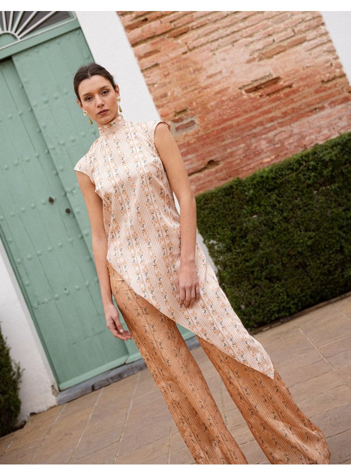 Top asimétrico con estampado floral y rayas
