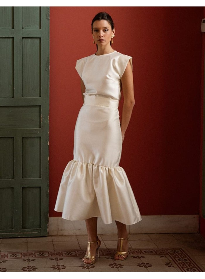 Ecru mikado midi skirt with ruffle at the...