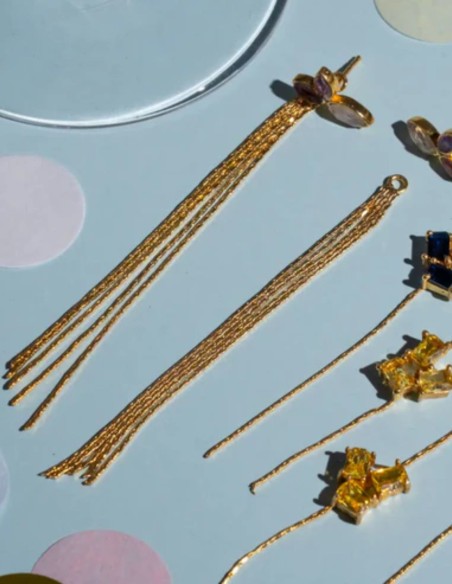 Pendientes desmontables con piedras y flecos de cadenas