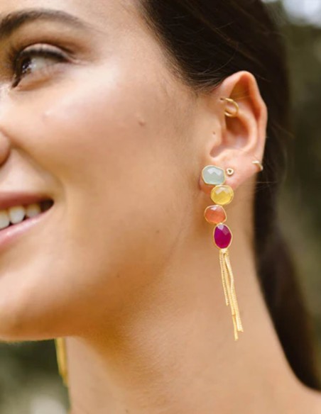 Earrings with irregular multicolored stones and chain bangs