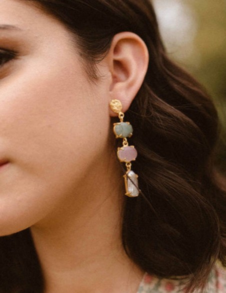 Boucles d'oreilles avec pierres multicolores et perles en cascade