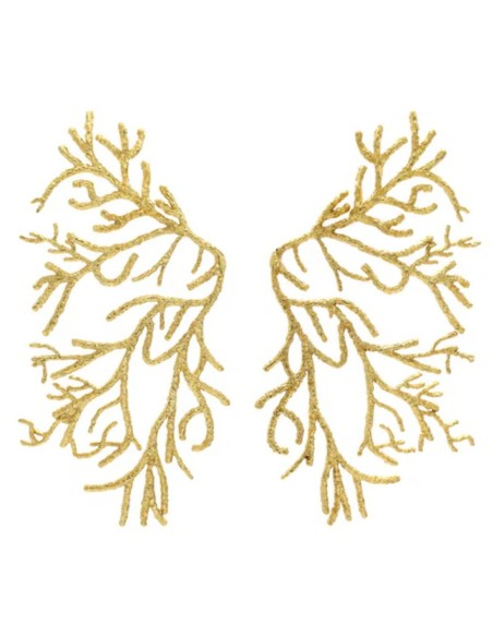 Pendientes elegantes con forma de coral bañado en oro