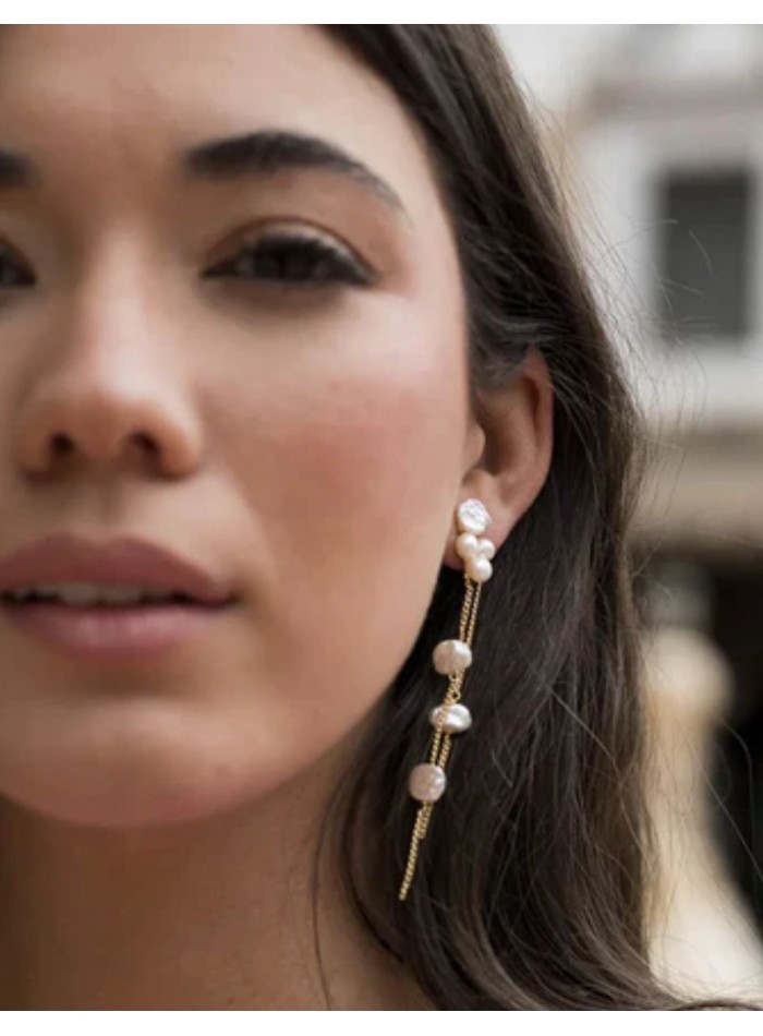 Elegant waterfall earrings with pearls