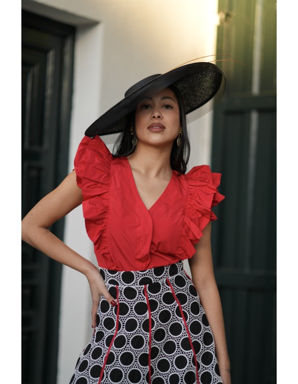 Guest outfit with guipure skirt and ruffle skirt