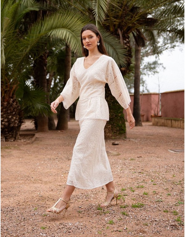 Straight cut lace midi skirt 2