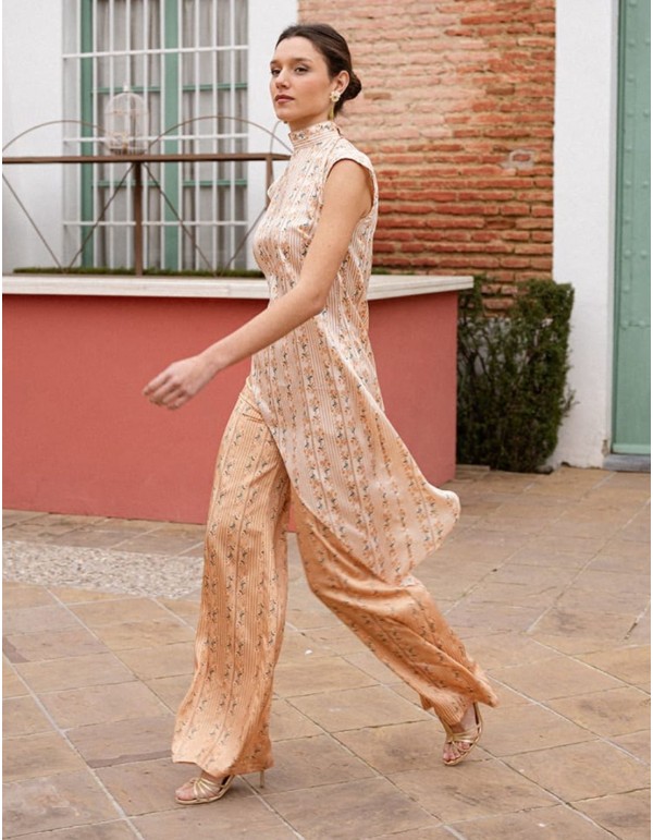 Pants with floral print and tan yellow stripes 2