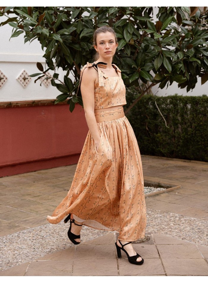 Top de tirantes con lazada y estampado para invitada