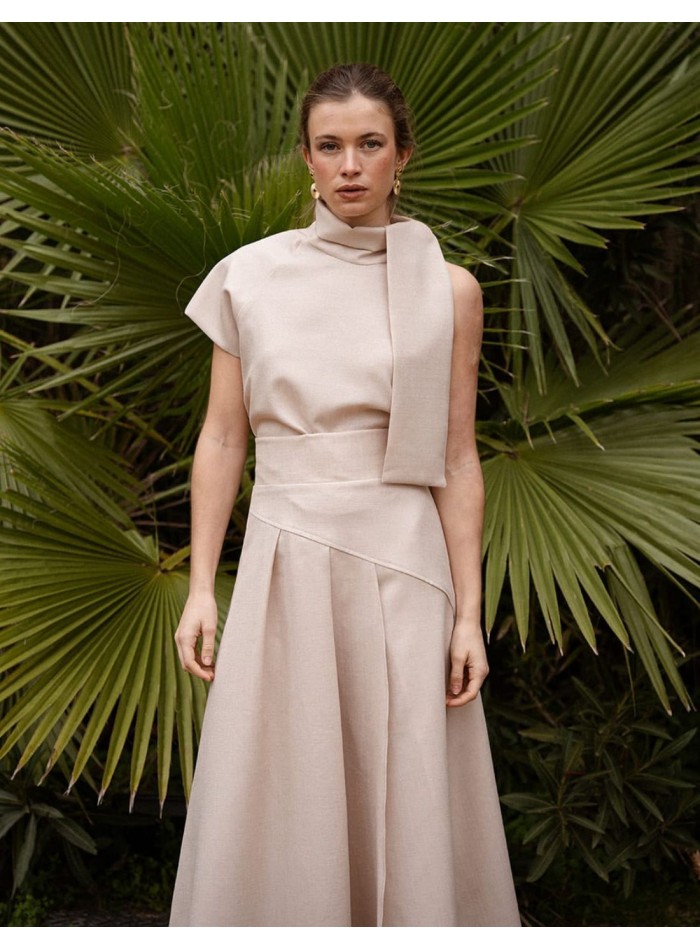 Top asymétrique à manches courtes avec laçage