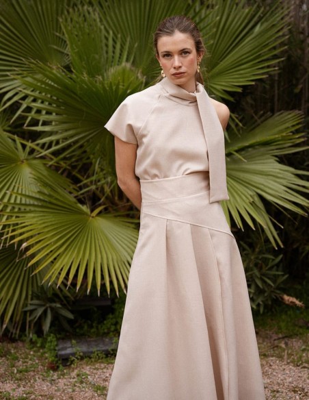 Top asymétrique à manches courtes avec laçage