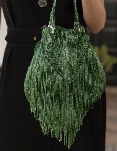 Sac en perles et franges vertes avec perles et franges