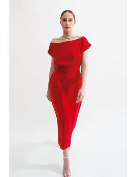 Robe midi rouge avec encolure bardot asymétrique et strass