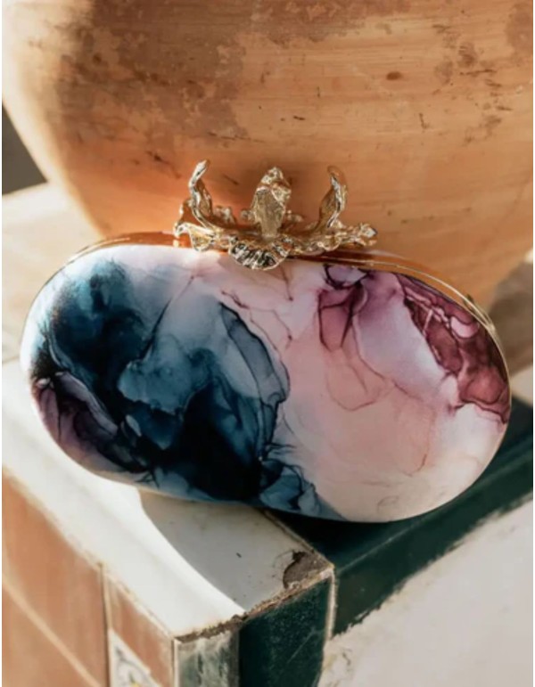 Sac à main avec imprimé et fermoir doré 2