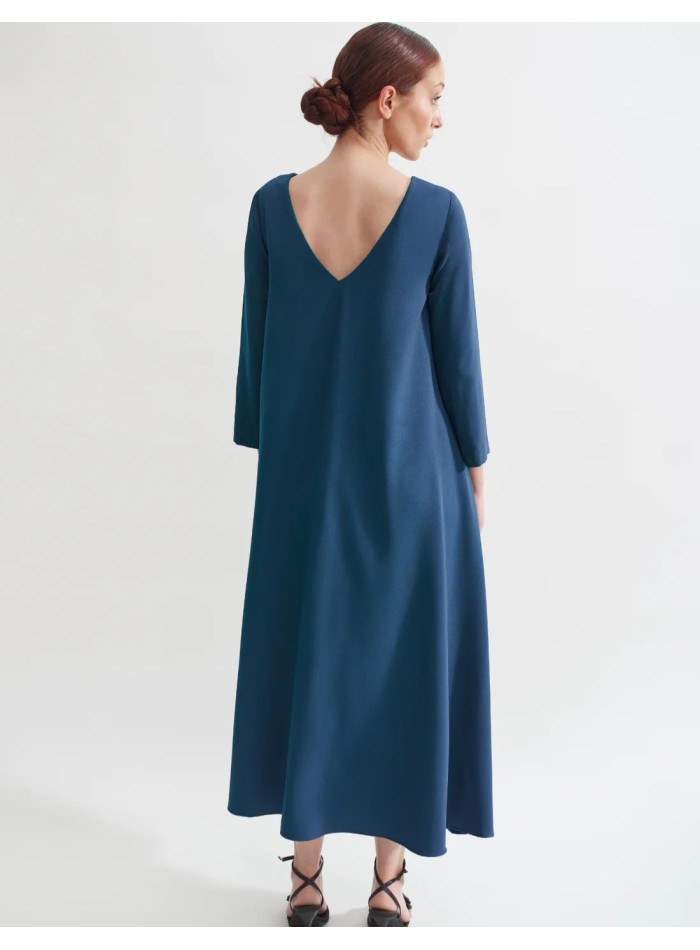 Vestido con espalda en V