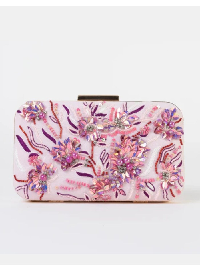 Bolso para invitada en color rosa con detalles de abalorios en buganvilla