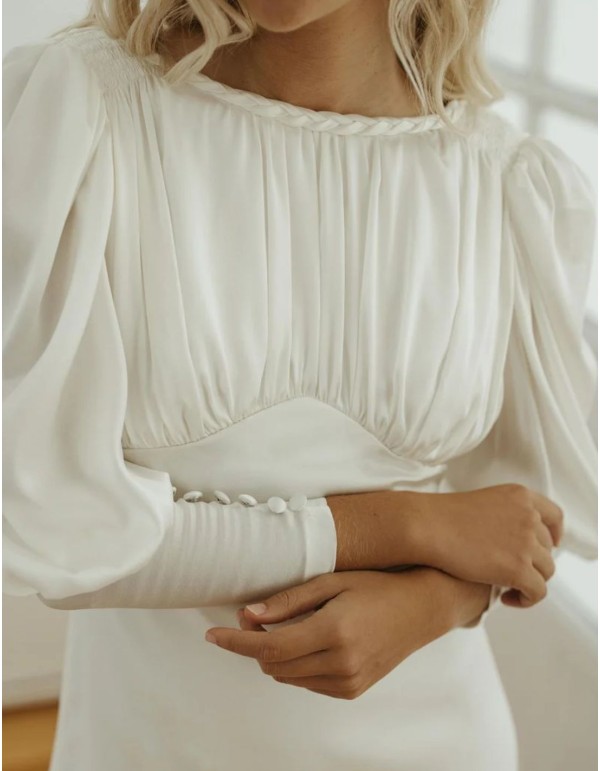 Short wedding dress made of silk satin 2