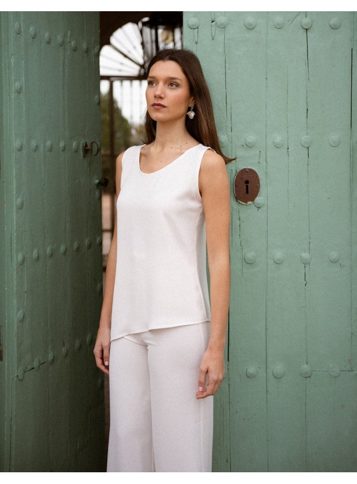 Top asymétrique à bretelles de couleur écru