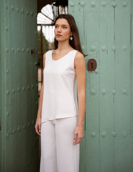 Top asymétrique à bretelles de couleur écru