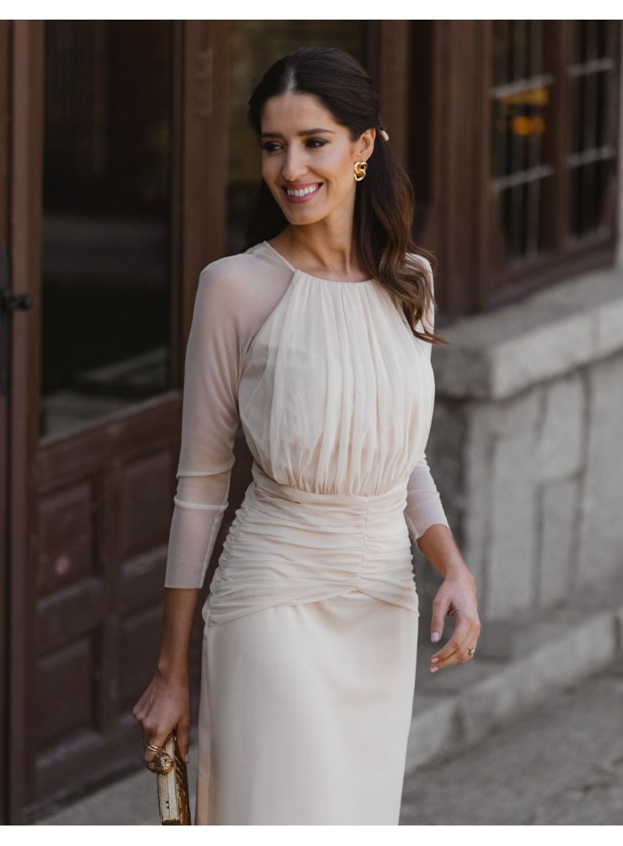 Robe midi avec encolure fermée et manches...