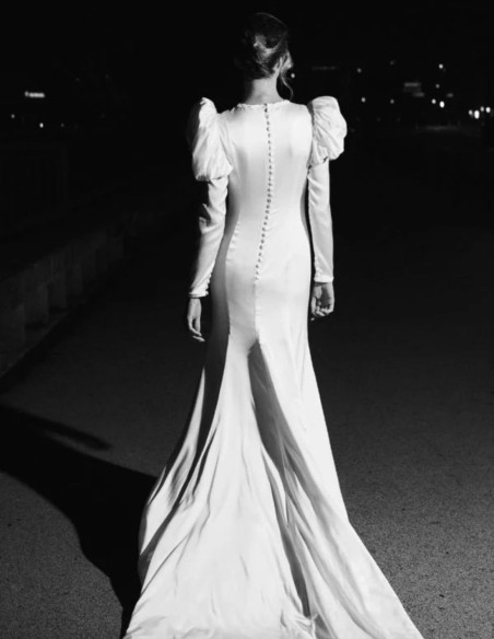 Vestido de novia con mangas abullonadas