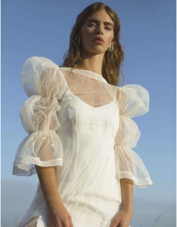 Robe de mariée lingerie avec surplis en plumeti et... 2