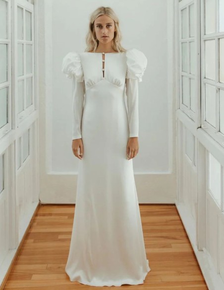 30's style wedding dress with back neckline and voluminous sleeves