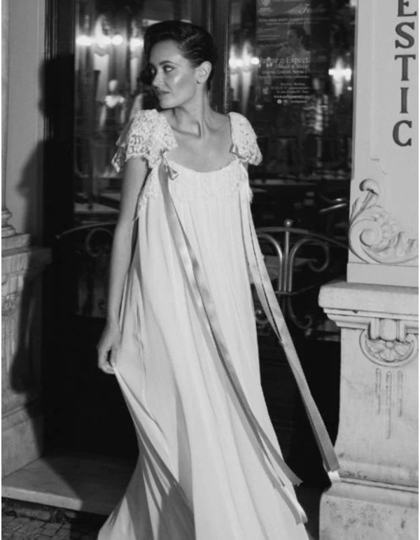 Robe de mariée en voile de soie avec nœuds en satin et...