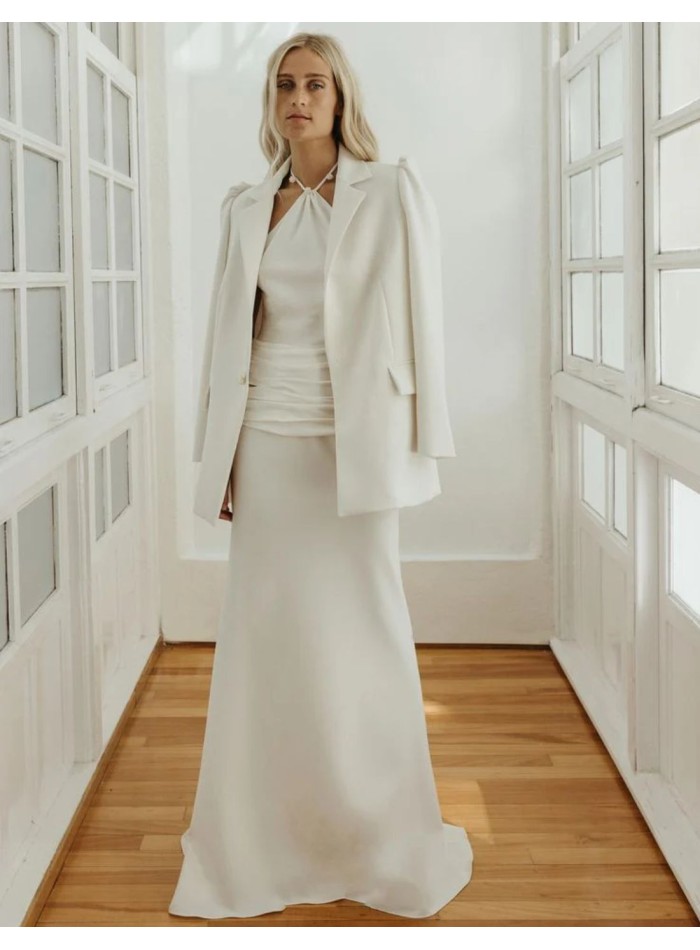 Conjunto de novia de tres piezas con cut-out en la cadera