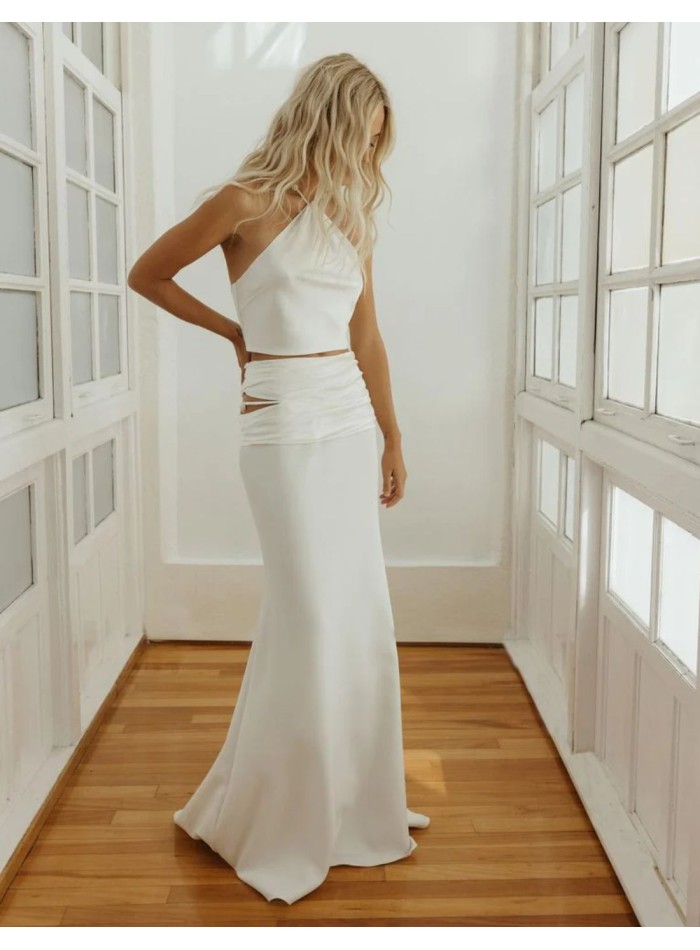 Conjunto de novia de tres piezas con cut-out en la cadera