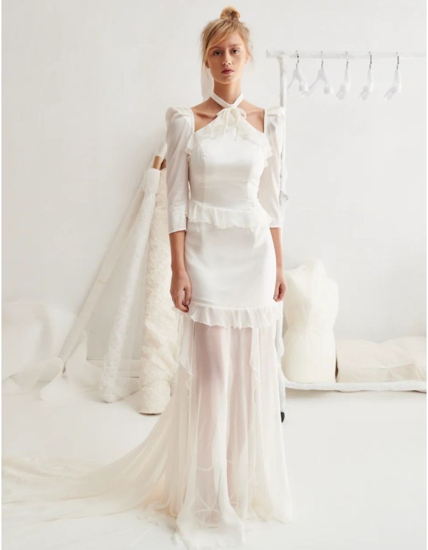 Robe de mariée en satin et georgette de soie avec pompons