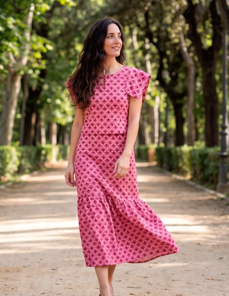 Ensemble imprimé avec jupe midi et manches courtes