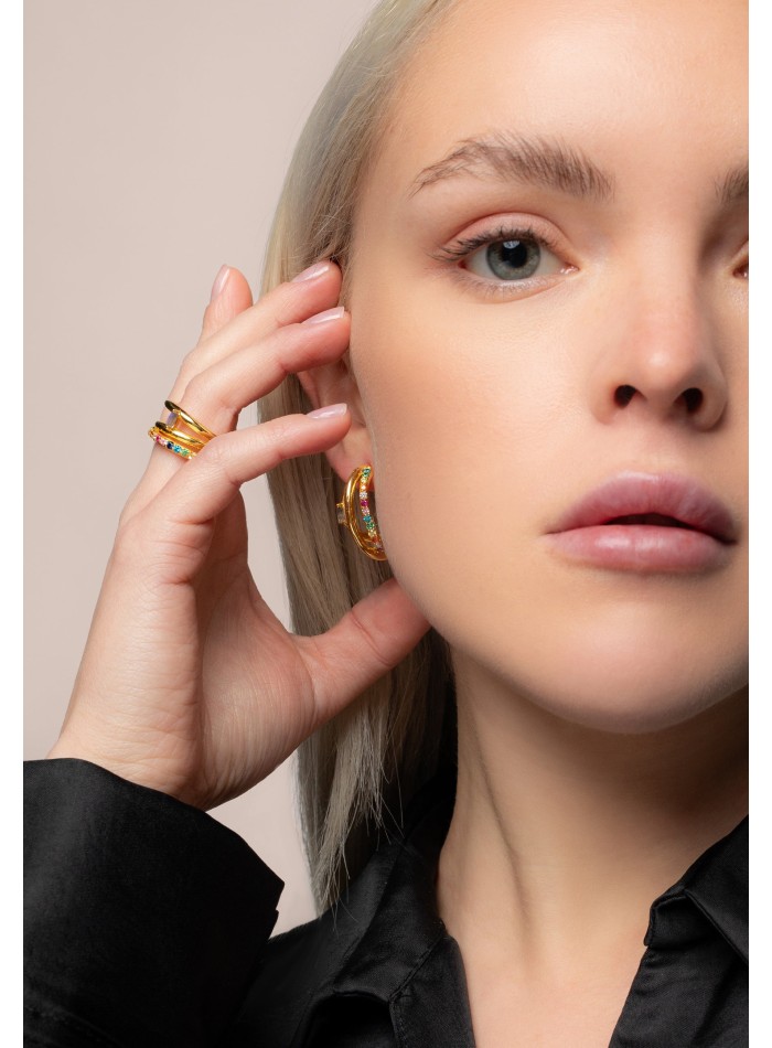 Aros triple dorados con piedras de color para invitada