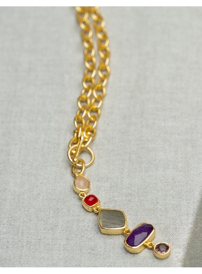 Collier avec chaîne en or et pierres de couleur