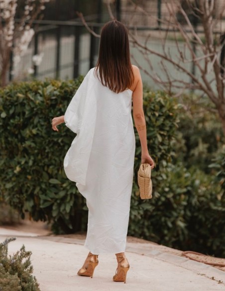 Bolso de rafia en color dorado para invitada