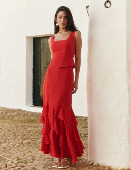 Top de invitada en color rojo de crepé