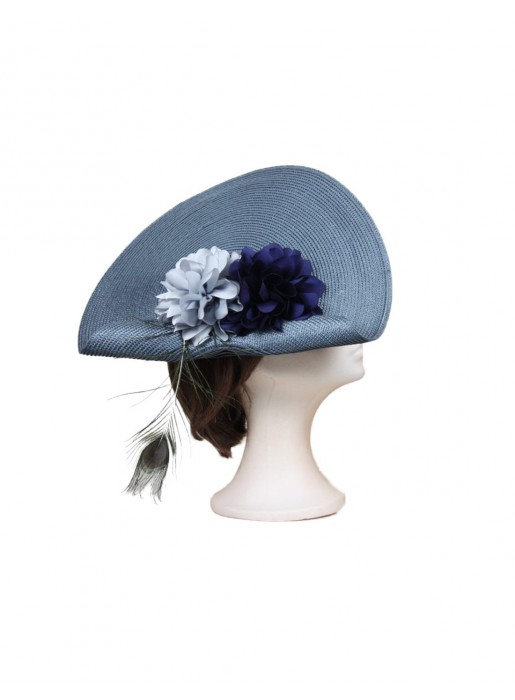 Blue headdress with dahlia and ostrich feather by Luisa Monzón