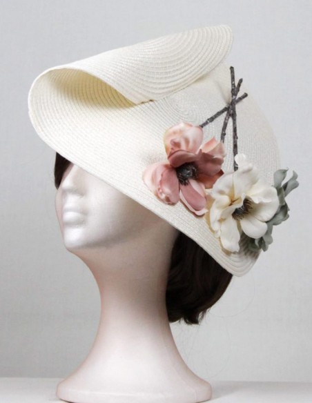White headdress with anemones for daytime weddings