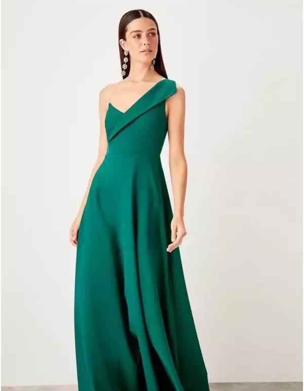Vestido de fiesta largo con escote asimétrico 2