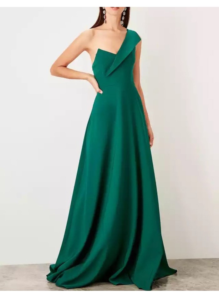 Asymmetric neckline maxi gown in emerald green