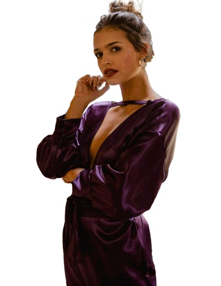 Purple cocktail dress made of satin with maxi V-neckline