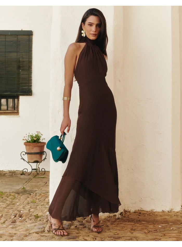 Robe midi marron avec encolure licou volantée...