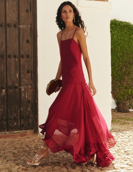 Burgundy midi dress in flowing fabric with floaty skirt