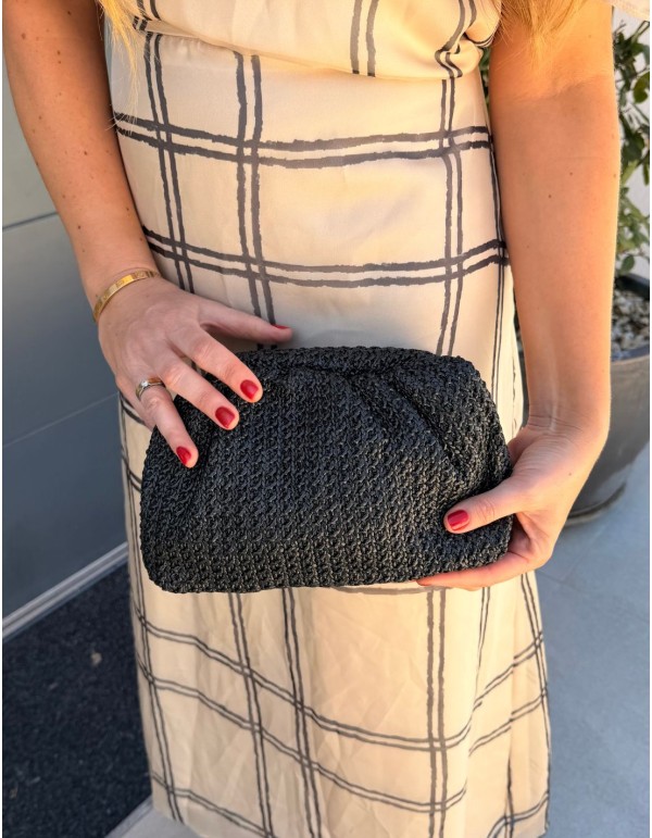 Bolso de rafia en color negro para invitada